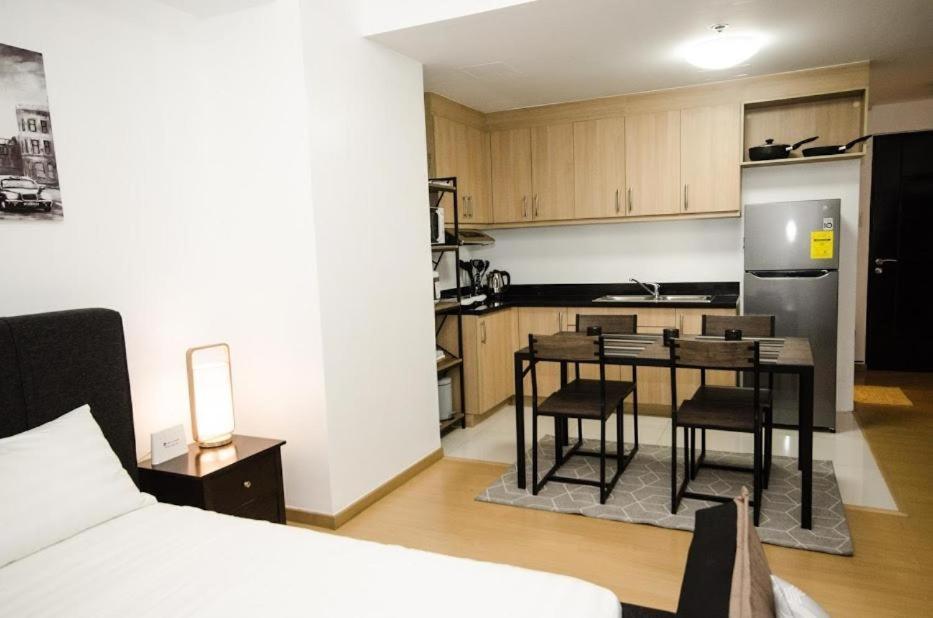 Prime Avant Bgc Location Apartments By Ph Staycation Manila Zewnętrze zdjęcie